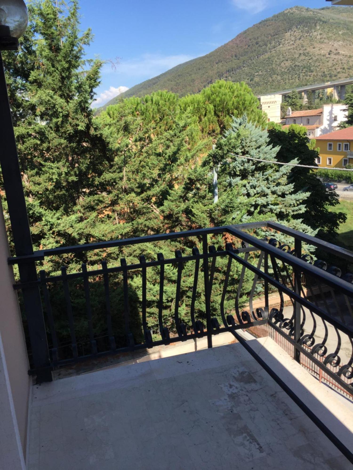 Monte Camicia - Cozy Home In City Center-Spacious-Free Parking 라킬라 외부 사진